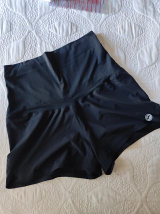 Pantalón corto deportivo premamá negro