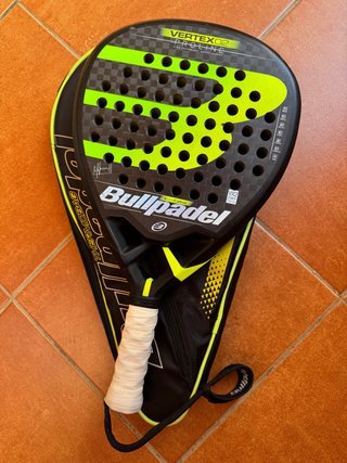 Pala de Pádel Bullpadel Vertex 02