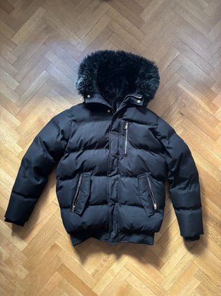 Abrigo Supply Negro