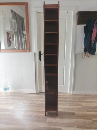 Estantería IKEA LEKSVIK de madera