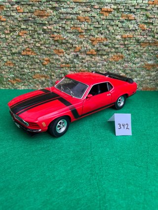 Ford Mustang Boss 302 (1970) – Escala 1/18 (Welly)