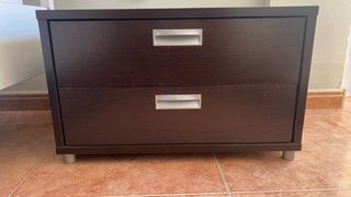 Mesita de noche de madera
