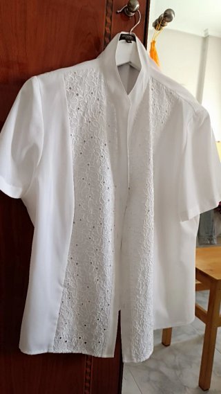 Camisa Blanca con Detalle de Encaje