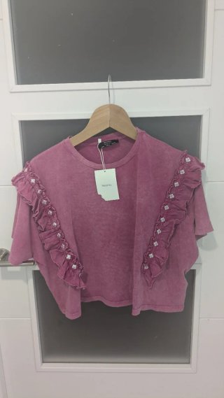 Camiseta Bershka con volantes