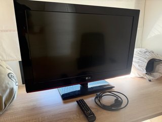 TV LG 32”.
