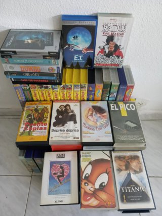 Lote de 94 Películas en VHS y DVD