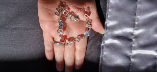 Pulsera de plata con cristales de colores