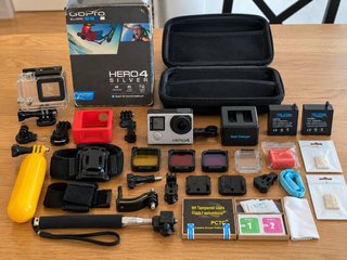 GoPro HERO4 Silver con accesorios y maletín