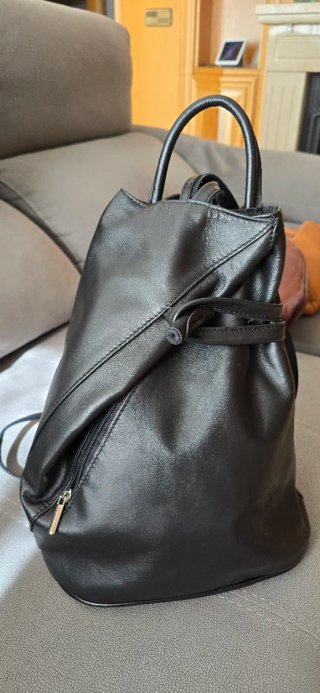 Mochila de Piel Negra