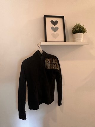 Sudadera Negra con Capucha