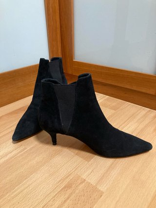 Botines de piel negros