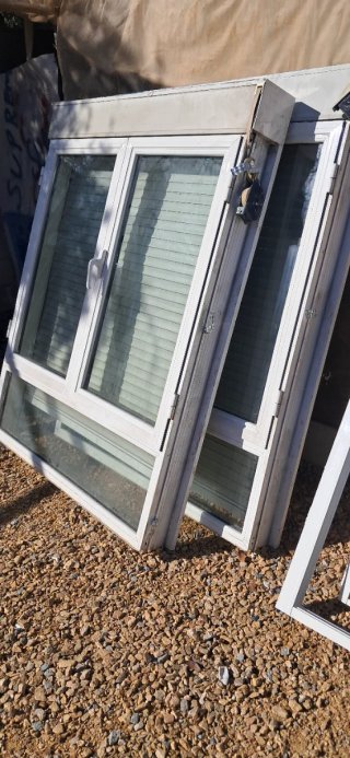 Ventanas de  aluminio Blancas con Persiana