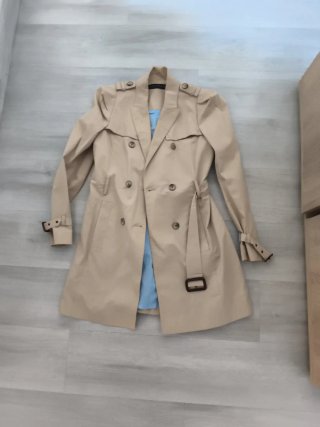 Gabardina beige de mujer