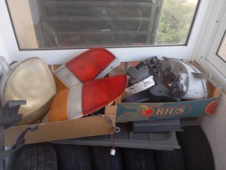 Recambios varios del Hyundai Atos (Faros,manillas)