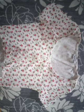 Top corto estampado floral