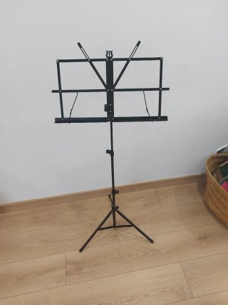 Atril de pie telescópico para música