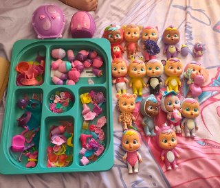Set de Casa y 16 Muñecos Bebés Llorones
