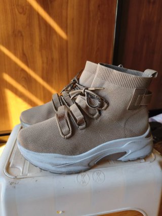 Zapatillas Deportivas Beige de Mujer
