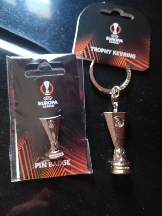 Pack Pin y Llavero UEFA Europa League