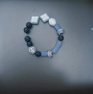 Pulsera de cuentas azules