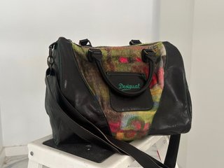 Bolso Desigual tipo bowling multicolor