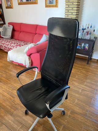 Silla de oficina ergonómica negra