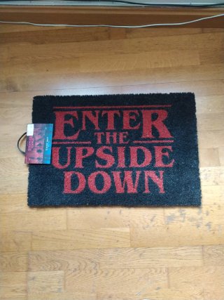 Felpudo Stranger Things Enter the Upside Down
