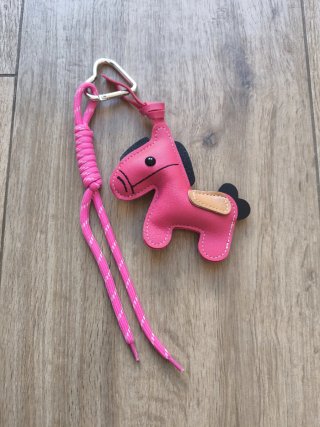 Llavero de Caballo Rosa