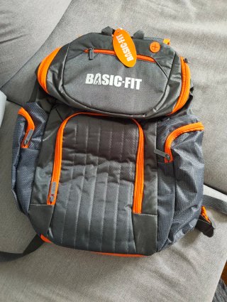 Mochila Basic-Fit Negra y Naranja