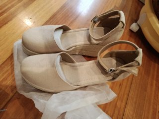 Sandalias de Plataforma en Ante Crema