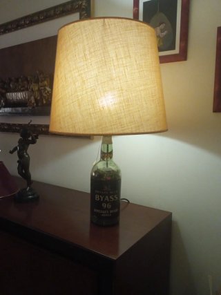 Lámpara de mesa artesanal botella Byass