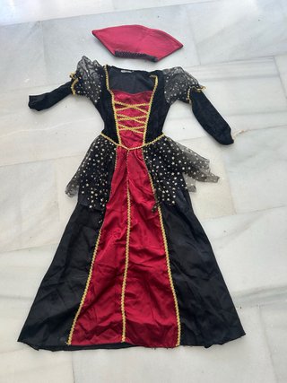 Disfraz de Vampiresa y corpiño medieval