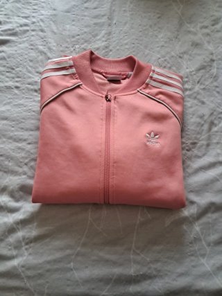 Chaqueta adidas rosa en perfecto estado