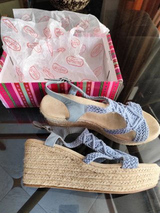 Sandalias de cuña con detalle trenzado,plataforma