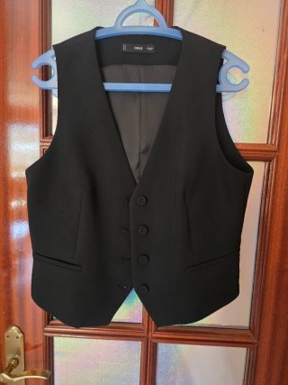 Chaleco negro Mango talla L