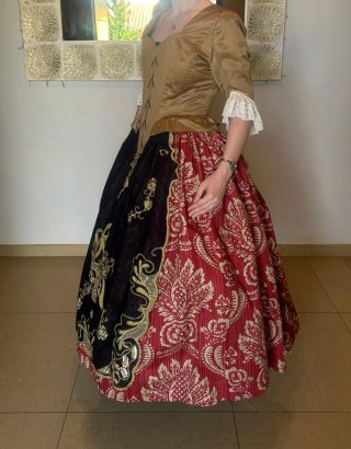 Traje de Fallera con corpiño siglo XVIII