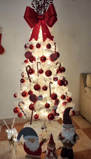 Árbol de Navidad Blanco con Decoración Roja