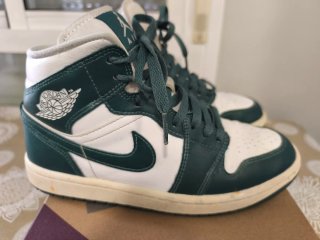 Nike Air Jordan Blanco y Verde