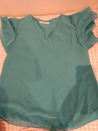 Blusa Turquesa con Volantes