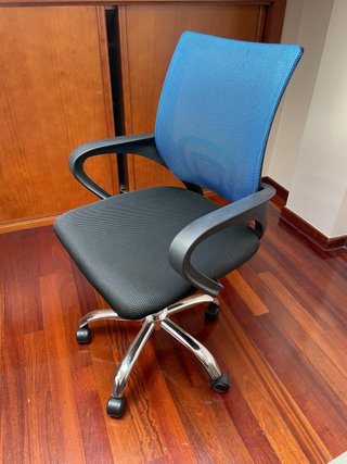 Silla de escritorio con ruedas