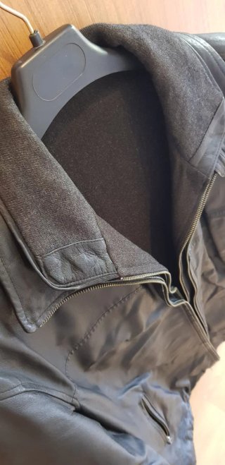 Chaqueta de piel negra para hombre