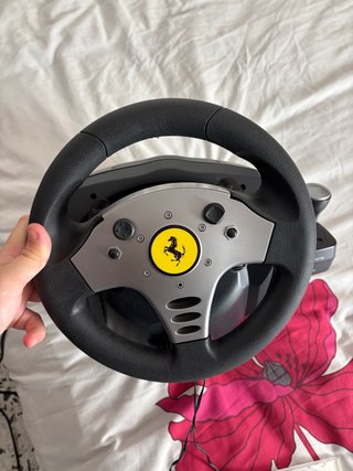 Volante Thrustmaster Ferrari per PC