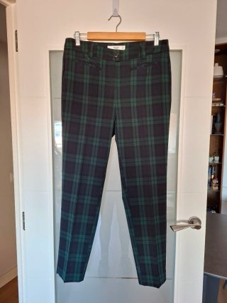 Pantalón de cuadros verde, azul y negro