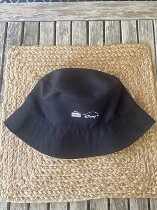 Gorro Bucket Hat Oasis x Disney+ x Hulu