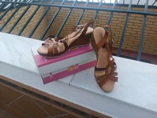 Sandalias de cuña de piel hechas en España