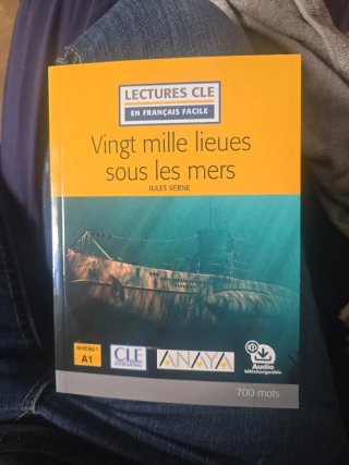 Libro Vingt mille lieues sous les mers