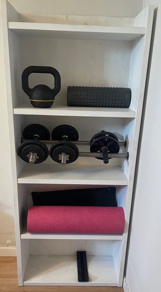 Mueble Organizador de Madera para Gimnasio