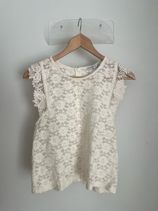 Blusa de encaje blanca Stradivarius