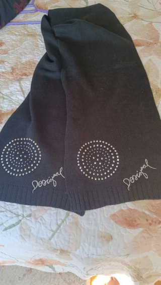 Bufanda de punto negra Desigual