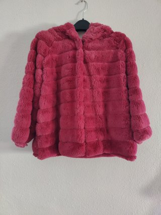 Chaqueta de pelo sintético rosa